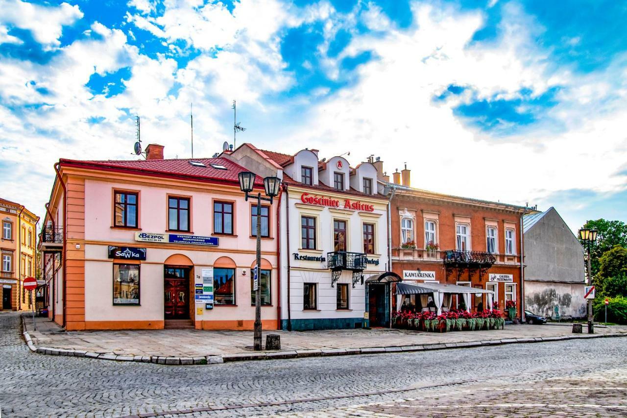 Gosciniec Asticus Jarosław Exterior foto
