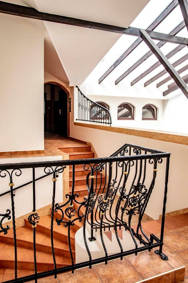 Gosciniec Asticus Jarosław Exterior foto